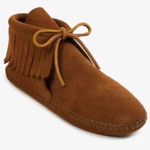 Minnetonka Women's Tan Suede Moccasins